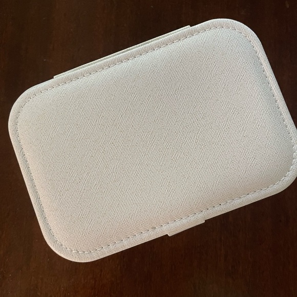 Jewelry box - Picture 2 of 3